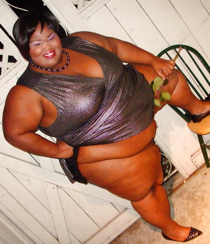 25P Super cute big black beautiful woman