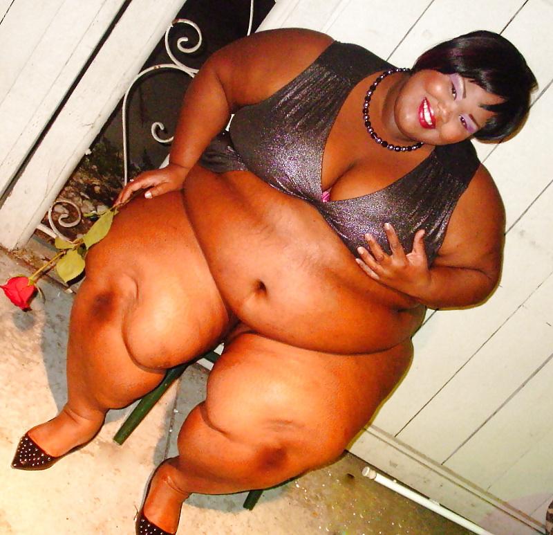 25P Super cute big black beautiful woman