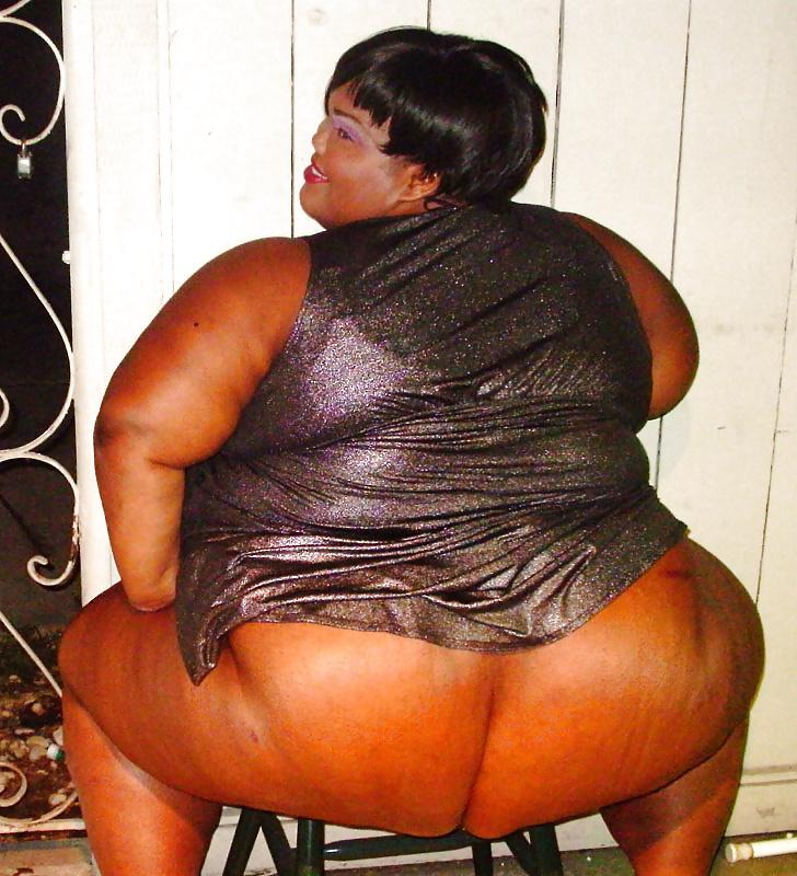 25P Super cute big black beautiful woman