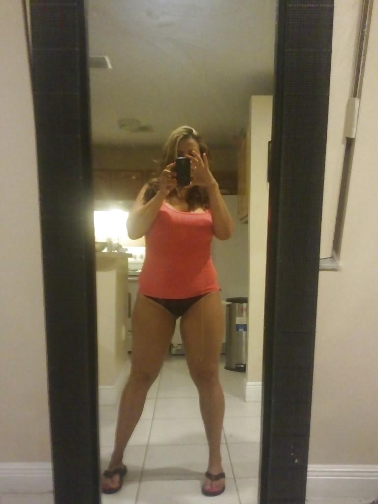 9P Sexy latin chick 