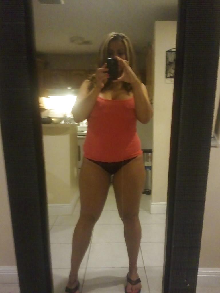 9P Sexy latin chick 