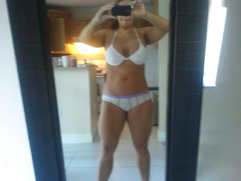 9P Sexy latin chick 