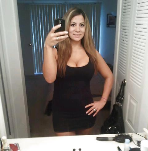 9P Sexy latin chick 