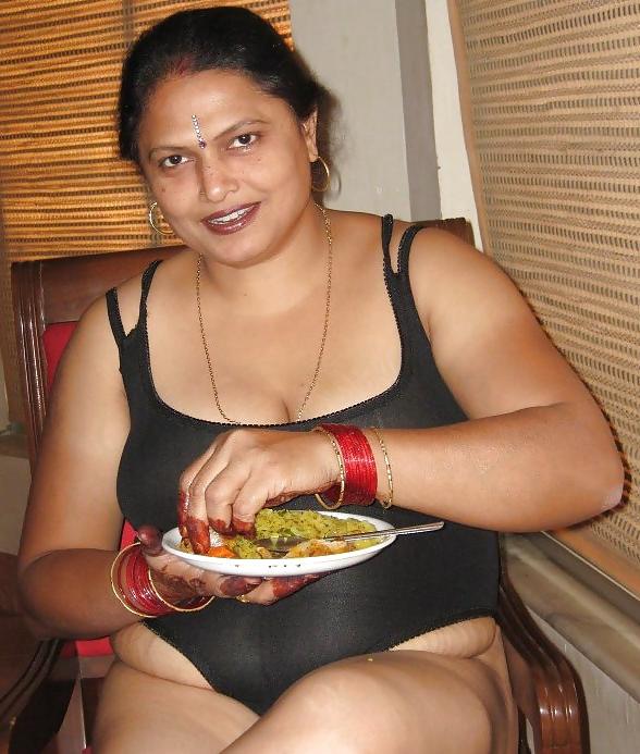 23P INDIAN WIFE SUJATA -INDIAN DESI PORN SET 9.8