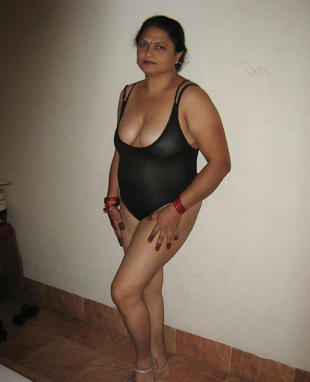23P INDIAN WIFE SUJATA -INDIAN DESI PORN SET 9.8