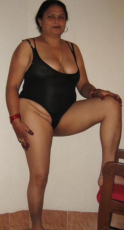 23P INDIAN WIFE SUJATA -INDIAN DESI PORN SET 9.8