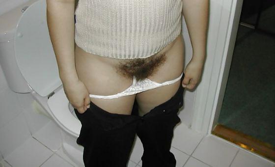 24P Revealing a hairy pussy