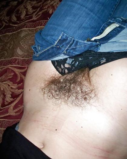 24P Revealing a hairy pussy
