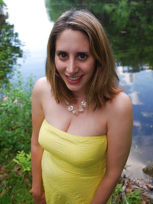 8P Sexy woman revealed in public
