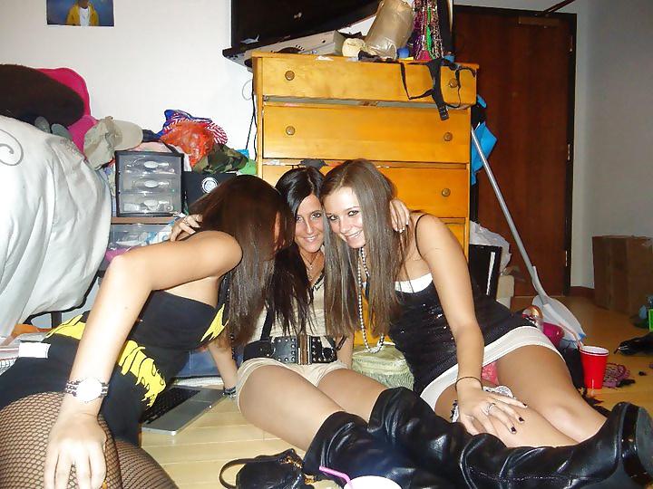 25P Panty Flashing & Upskirt 2