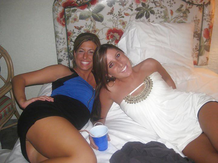 25P Panty Flashing & Upskirt 2