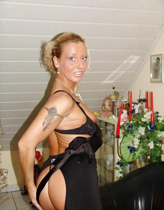 23P Granny Bettina in leather MIDDLE