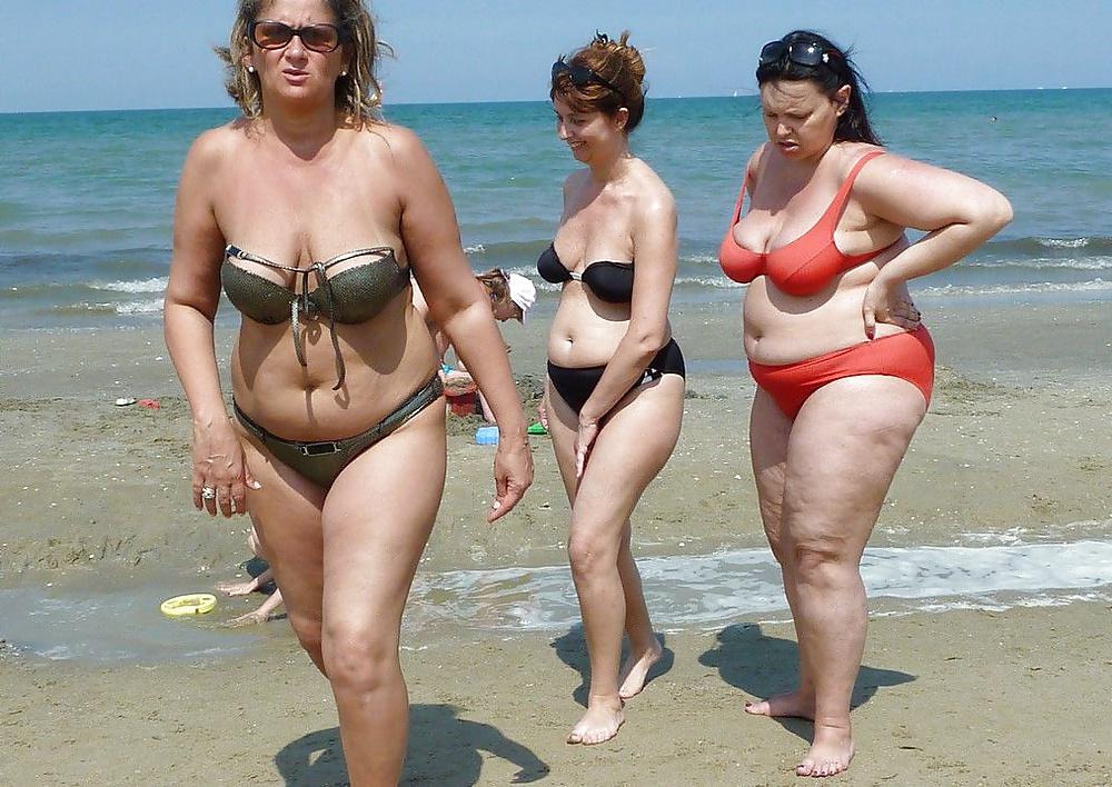 25P Beach mature really woman!Comment