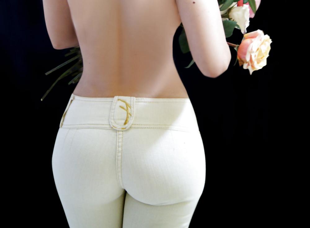 25P Girls in tight pants 24