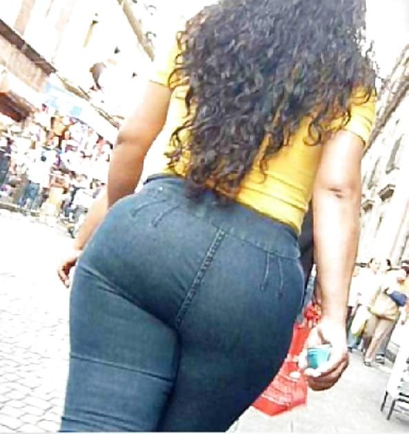 25P Girls in tight pants 24