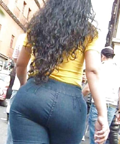 25P Girls in tight pants 24