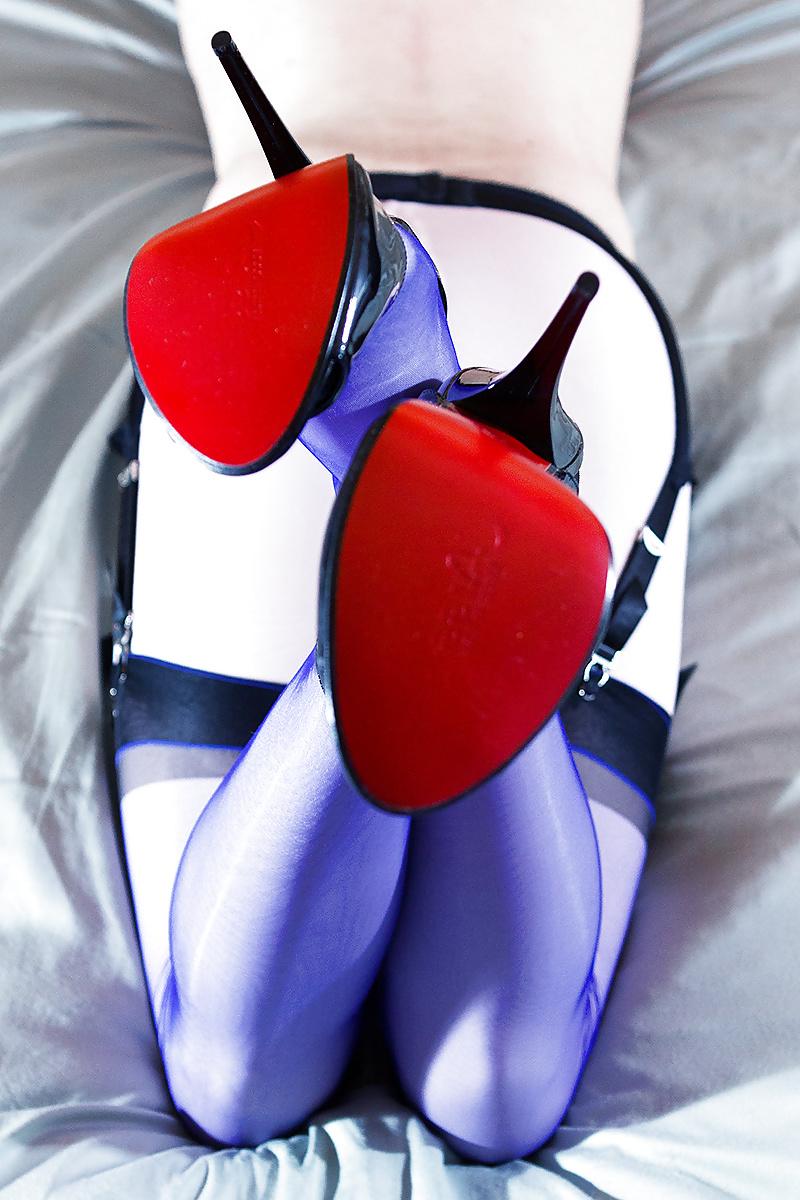 14P Layered nylon stockings and high heels