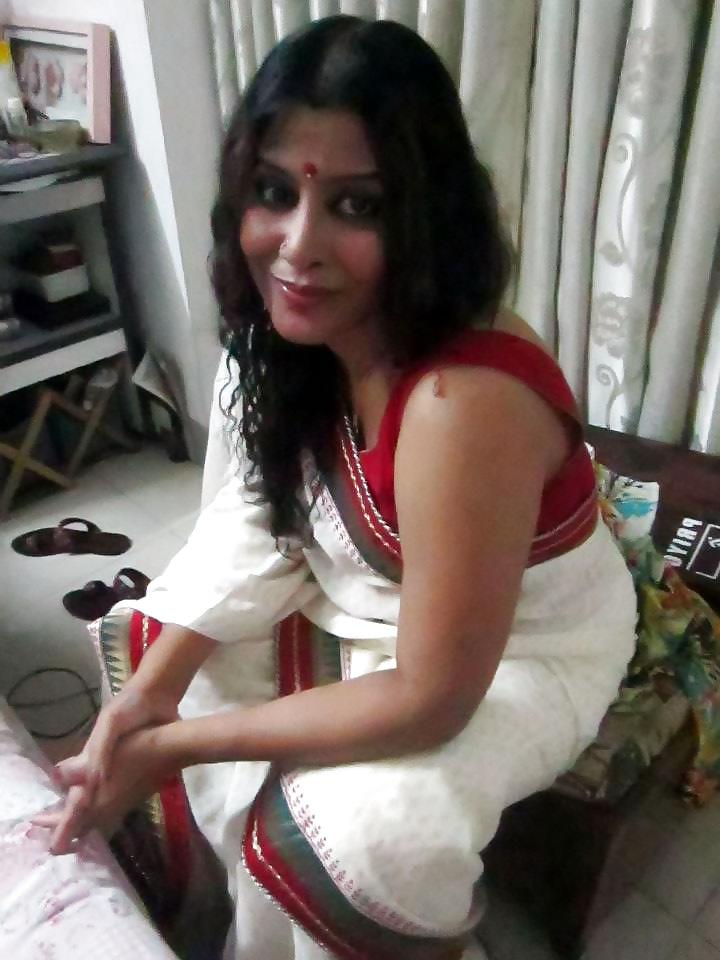 11P Bangladeshi Milf Elora Gohor