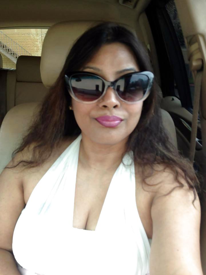 11P Bangladeshi Milf Elora Gohor