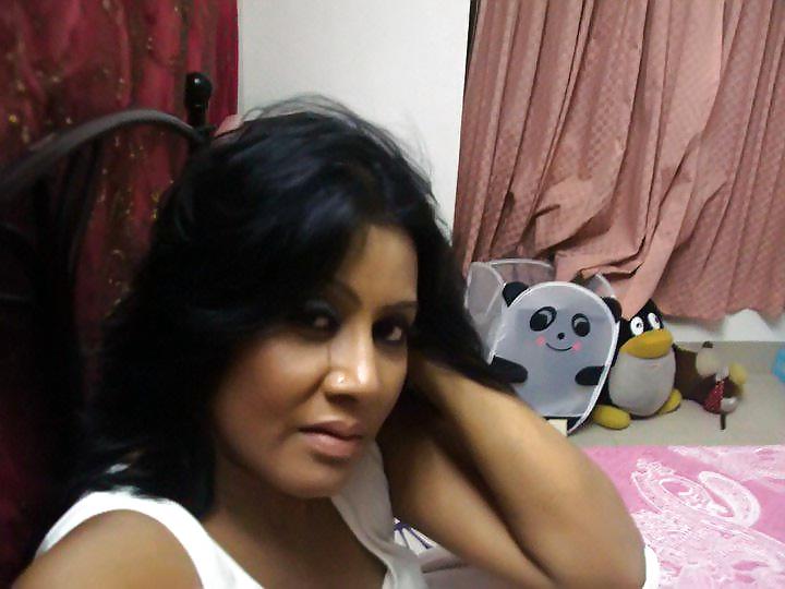 11P Bangladeshi Milf Elora Gohor