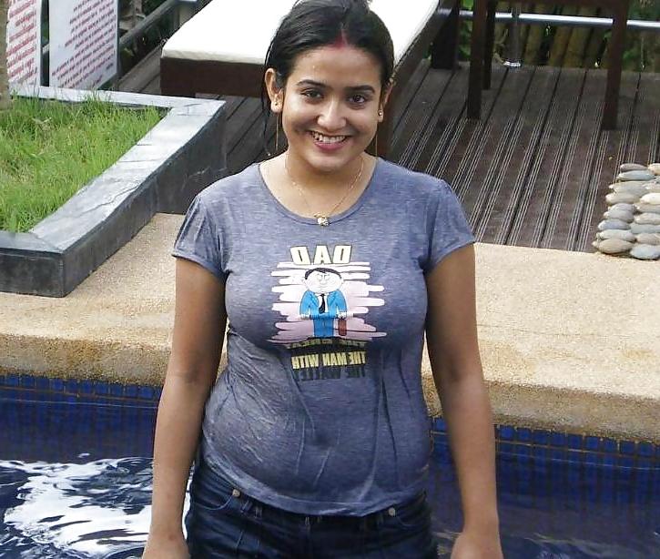 25P Flash by indian girls