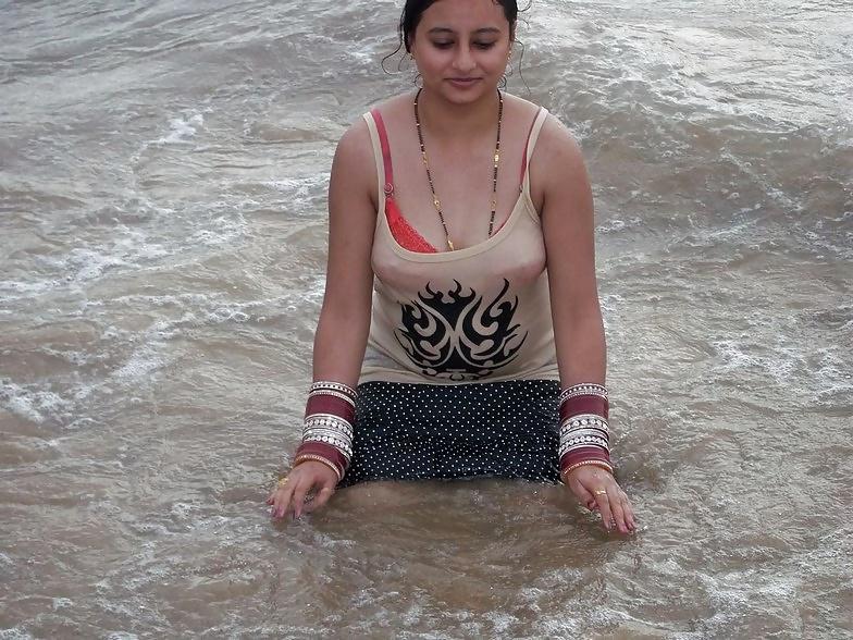 25P Flash by indian girls