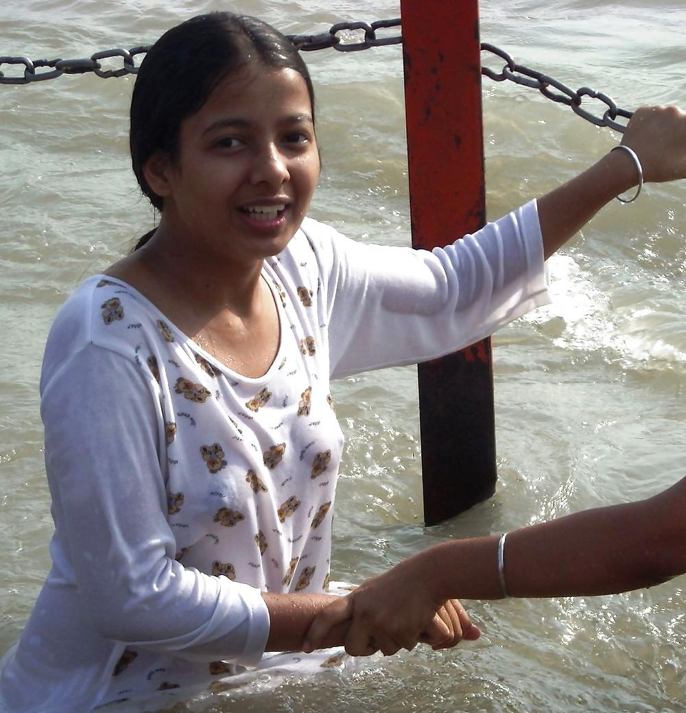 25P Flash by indian girls