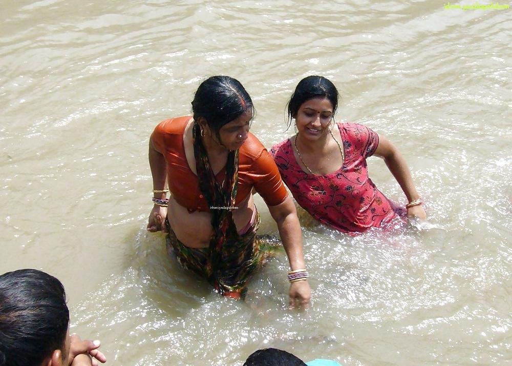 25P Flash by indian girls