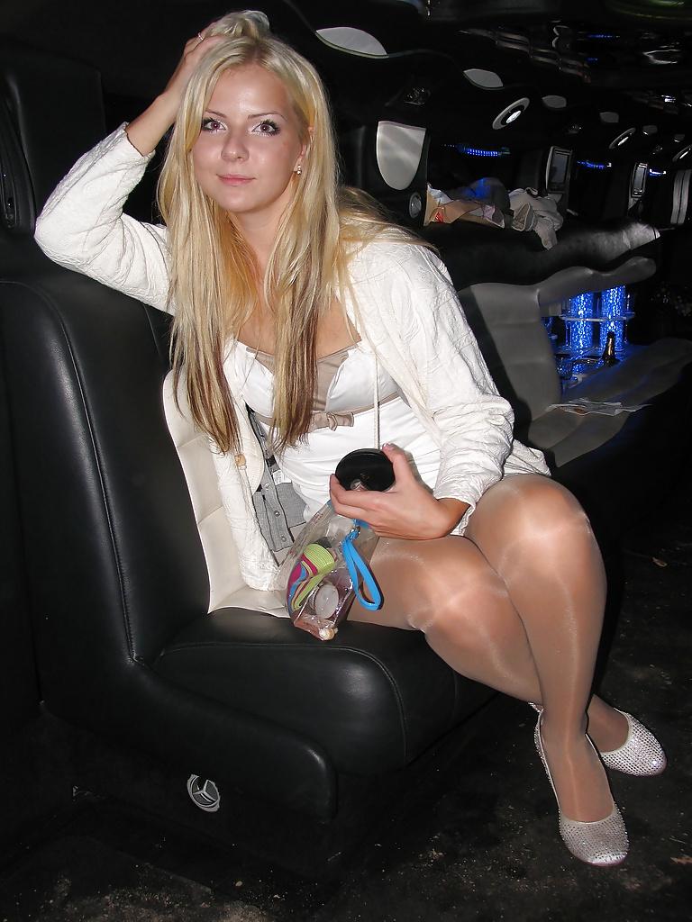 25P Nylon upskirt 32
