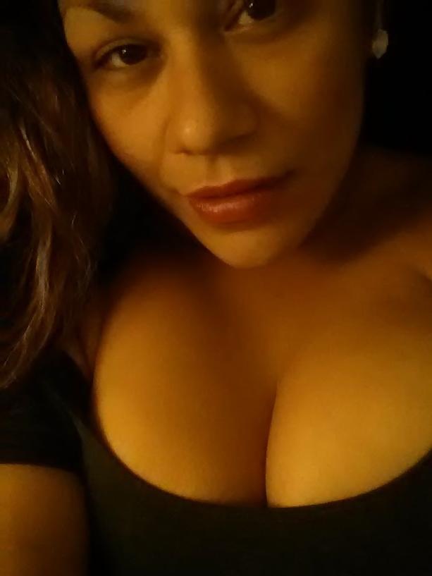 25P Thick big tits latina milf
