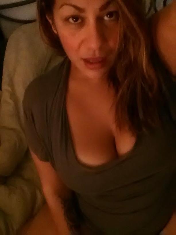 25P Thick big tits latina milf