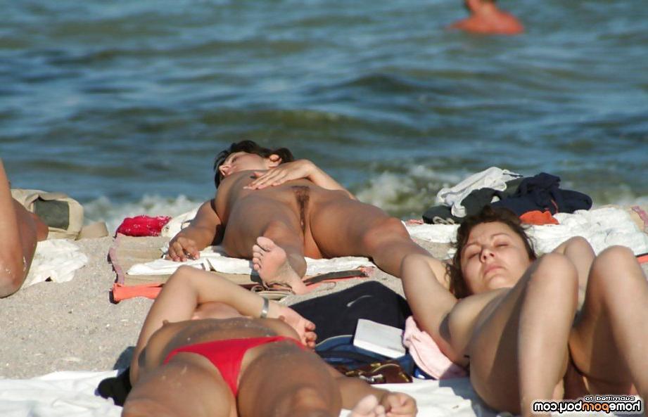 25P Hidden camera beach photos