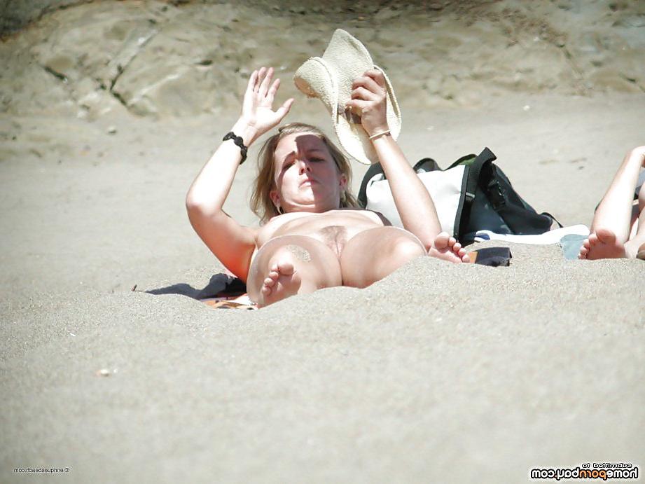 25P Hidden camera beach photos