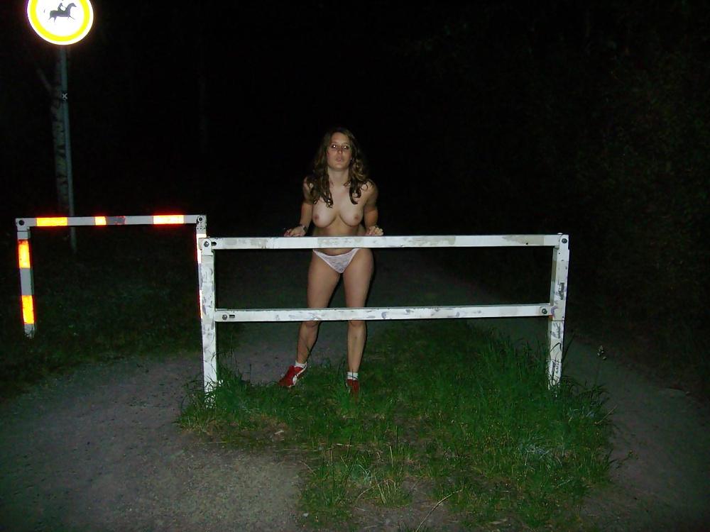 25P Public 17 outdoor flashing nudist