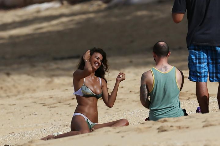 16P Irina Shayk (CR7's Girlfriend) Sexy Photoshoot On The Beach 