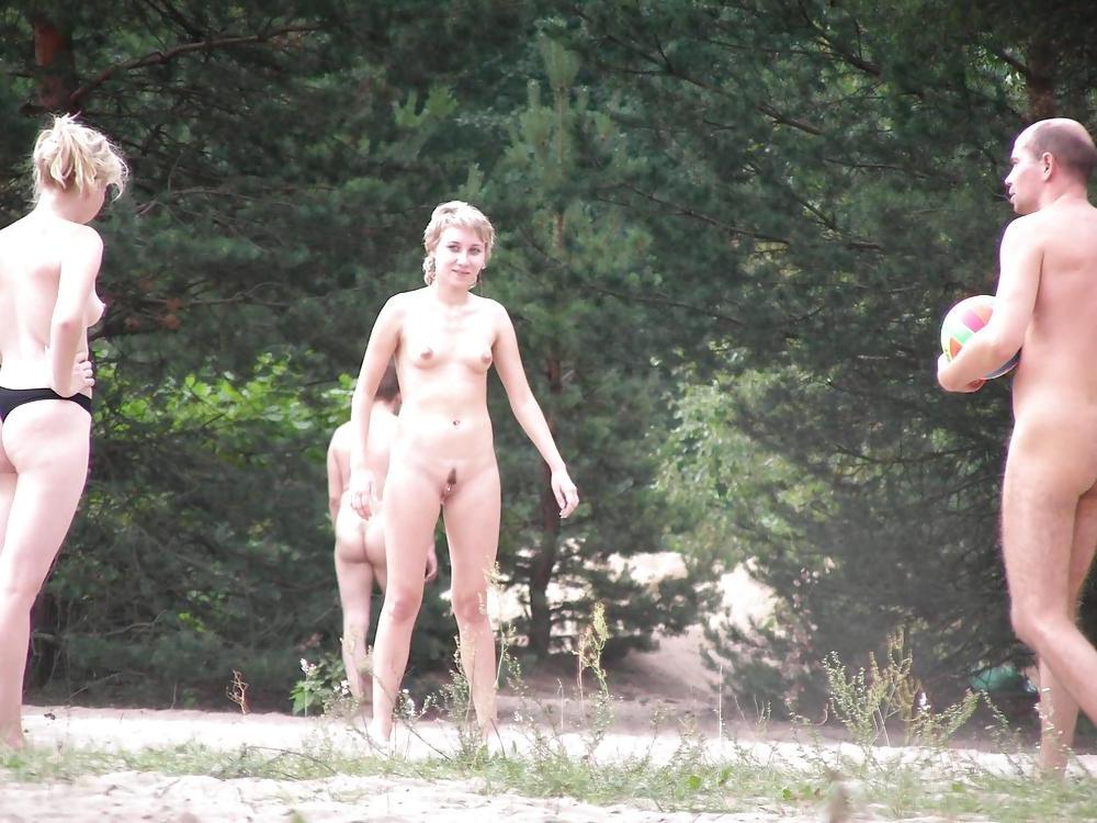 25P More Nudist Beach Blondes