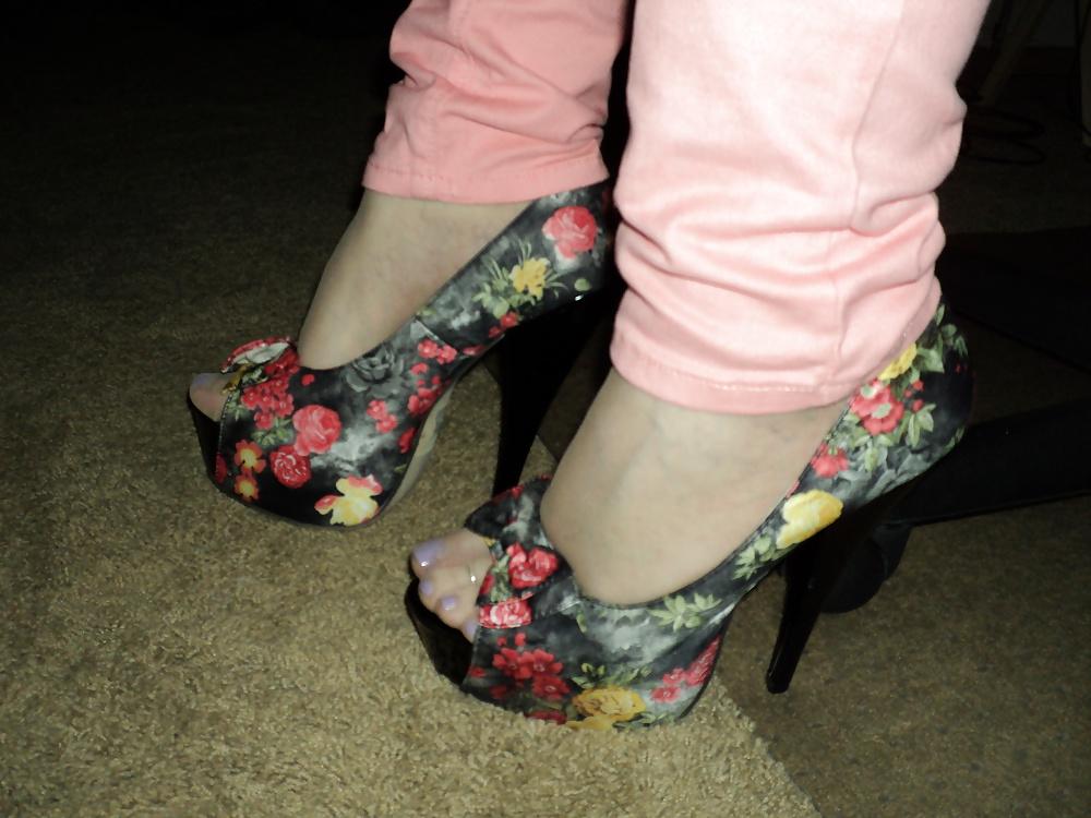 9P Pink pants and heels