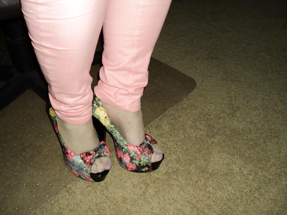 9P Pink pants and heels