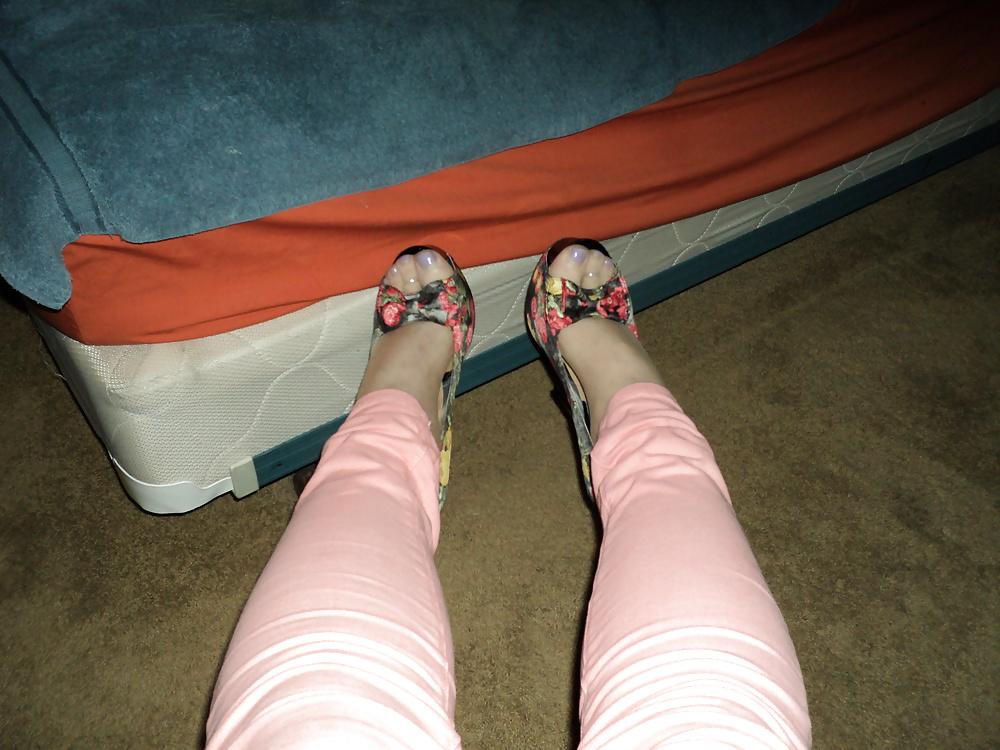 9P Pink pants and heels