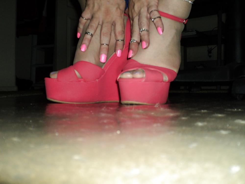 9P Pink pants and heels