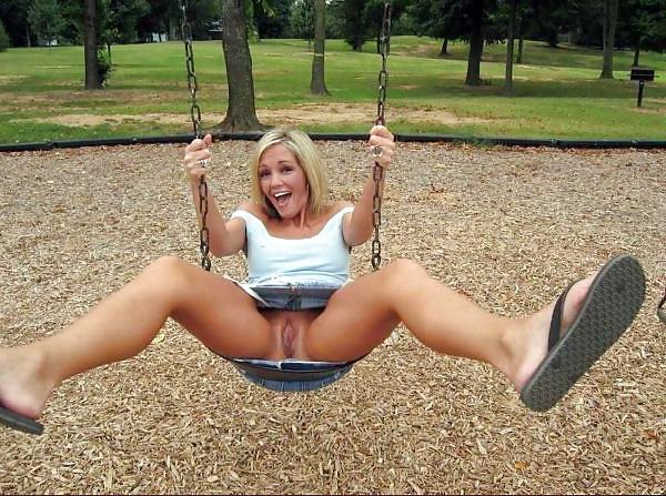 25P Upskirts And Pussy Flashing 2