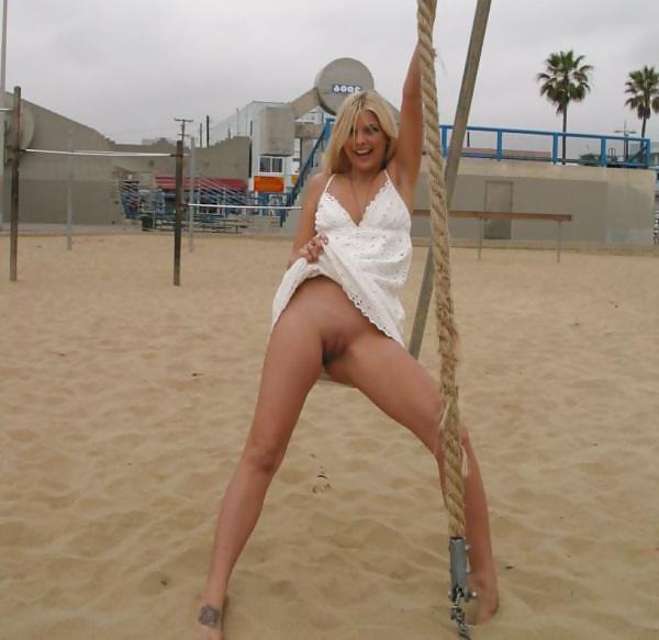 25P Upskirts And Pussy Flashing 2