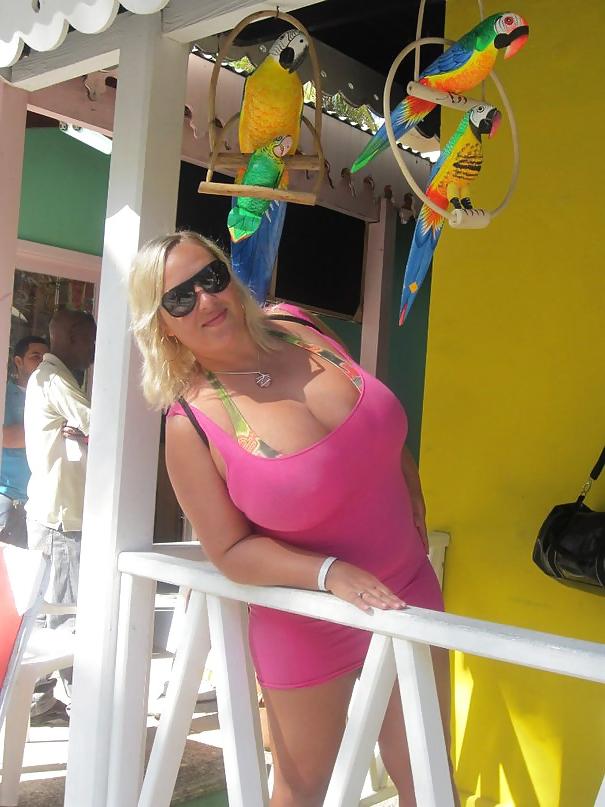 25P Busty Russian Woman 1941