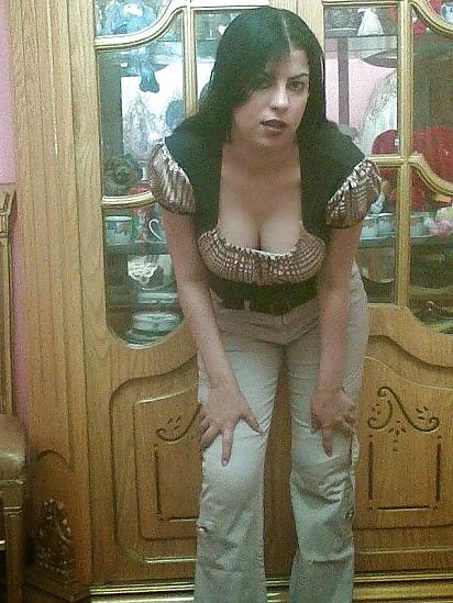 25P Arab Woman 52