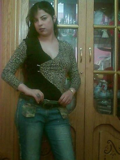 25P Arab Woman 52