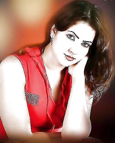 25P Arab Woman 52