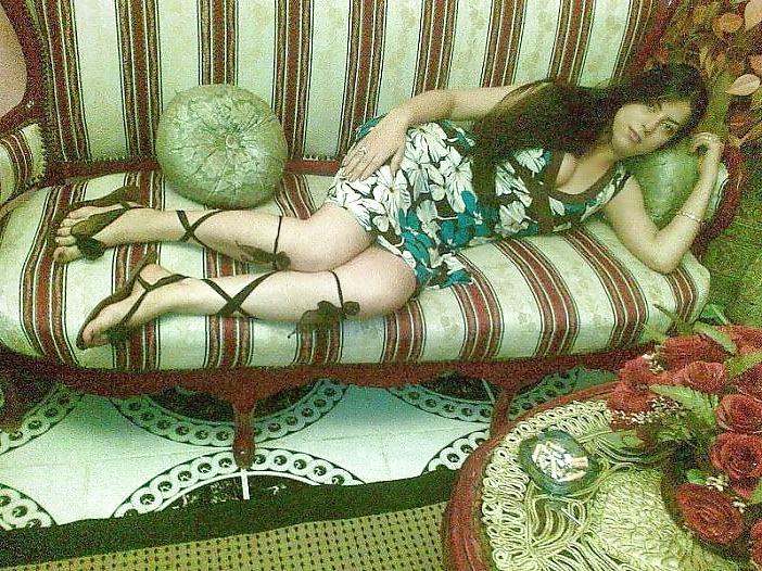25P Arab Woman 52