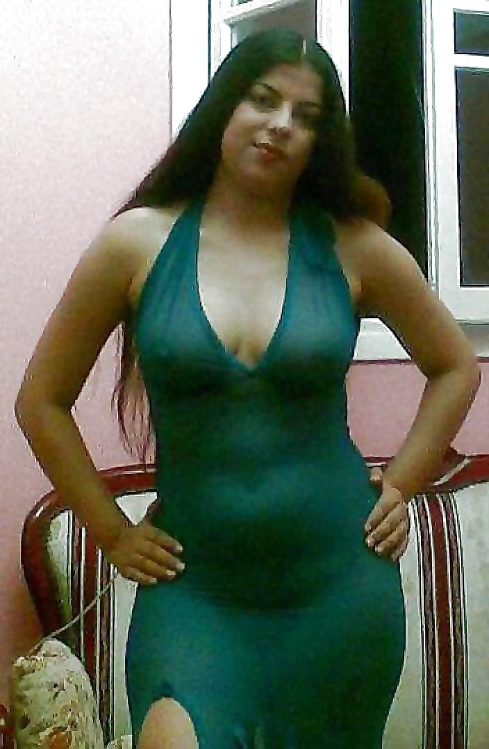 25P Arab Woman 52