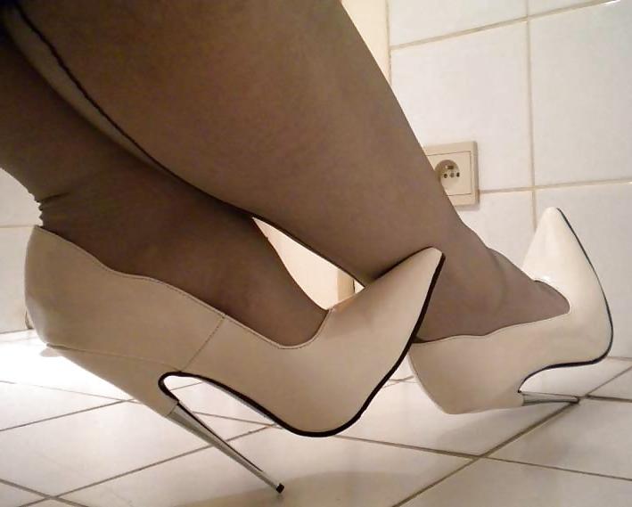 25P Nylon & high hells     