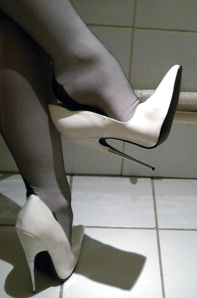 25P Nylon & high hells     